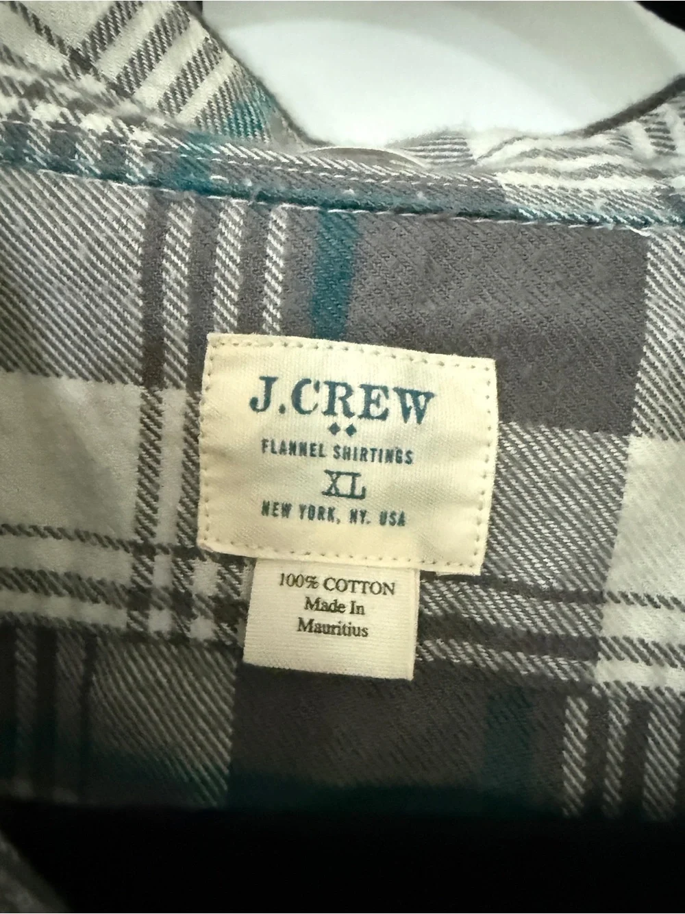 J. Crew - Men's Gray Plaid Button-Up long sleeve flannel Shirt